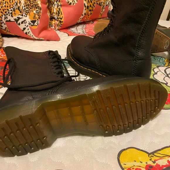 Dr Marten Virginia vegan mid calf new condition Black Leather Women's Boots - Picture 2 of 5
